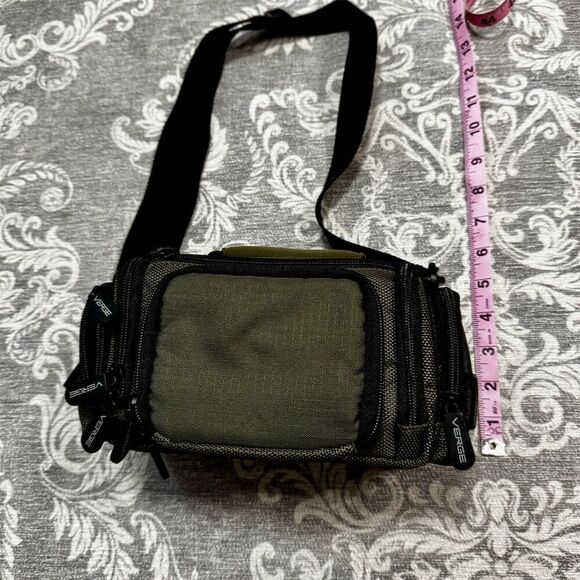 Vanguard Verge Camera Bag Green Padded with Adjustable Strap - Picture 7 of 8